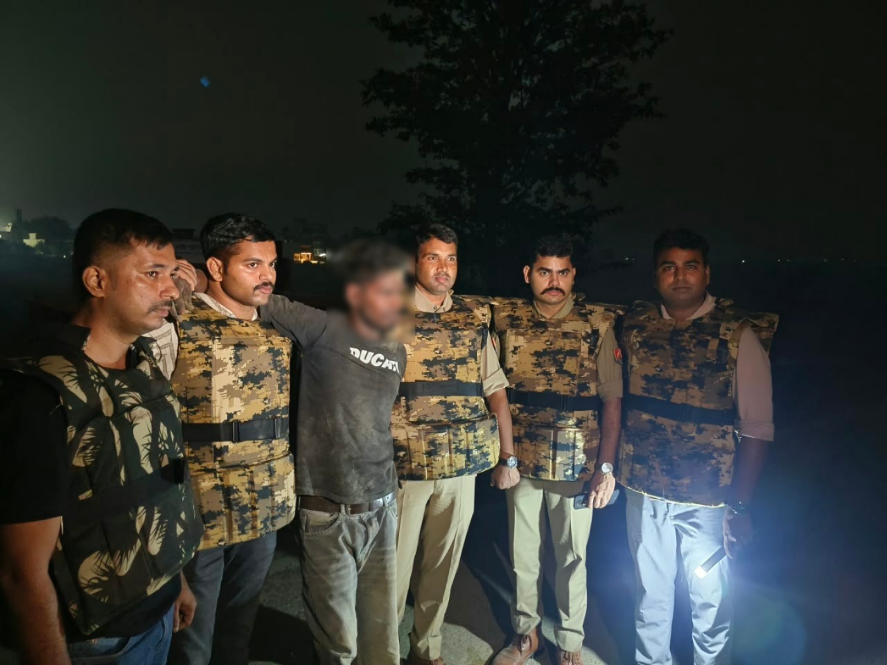 गोरखपुर: बेलीपार में महिला की मौत का वांछित आरोपी पुलिस मुठभेड़ में गिरफ्तार, पैर में लगी गोली