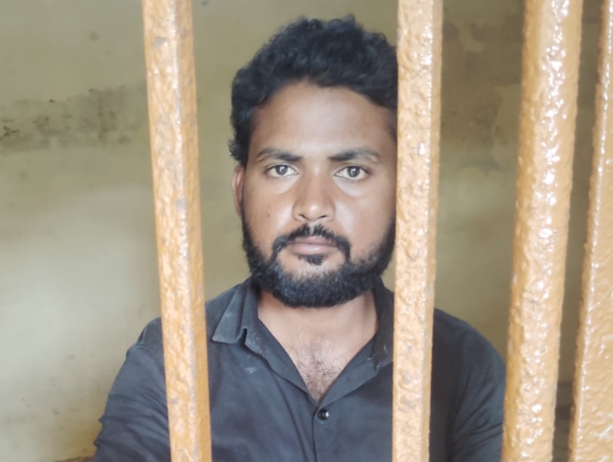 विदेश भेजने के नाम पर ठगी के 5 मामलों में वांछित आरोपी गिरफ्तार, खजनी पुलिस ने भेजा न्यायालय