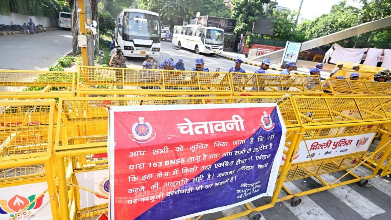 Delhi Protest: जंतर-मंतर पर प्रदर्शन की अधिसूचना रद्द, अब इन 3 जगहों पर धरना दे सकेंगे प्रदर्शनकारी