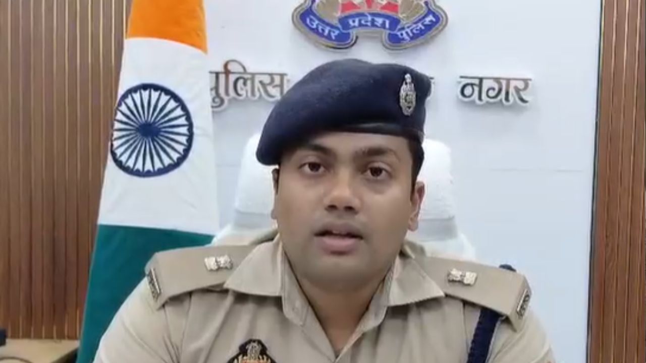 पत्नी-बच्चों से बदसलूकी का आरोप, फिर युवक ने खुद को लगाई आग! जौनपुर में 300 मीटर सड़क पर विवाद