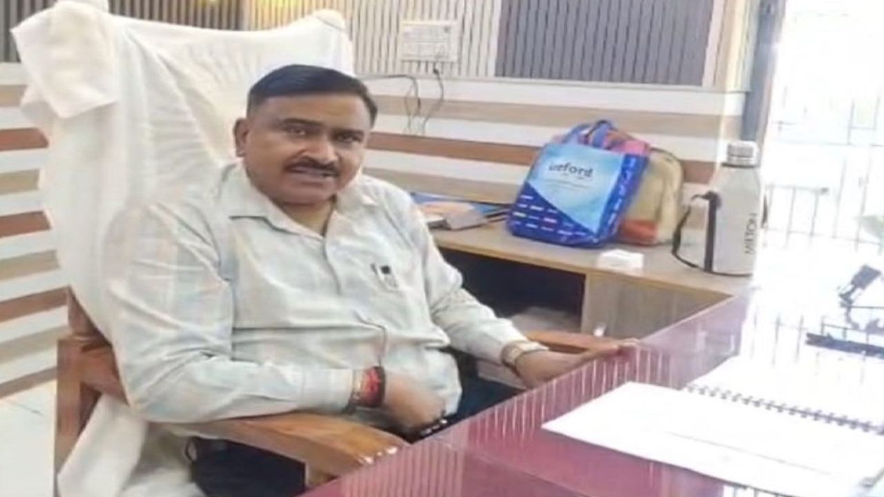 कमीशन में किसका कितना हिस्सा? वायरल वीडियो के बाद पटियाली BDO संजीव कुमार सस्पेंड