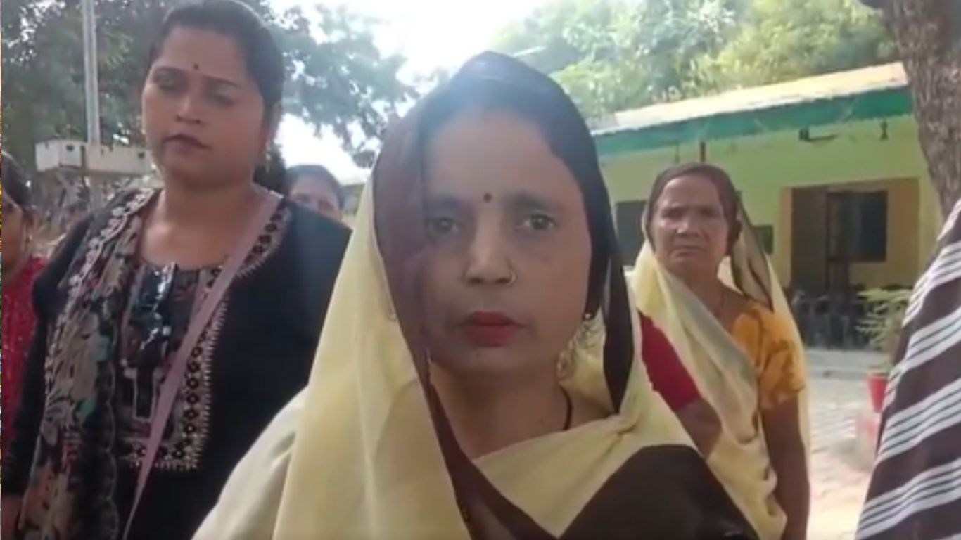फिरोजाबाद में नसबंदी ऑपरेशन को लेकर विवाद, डॉक्टर पर आशा कार्यकर्ता से मारपीट का आरोप