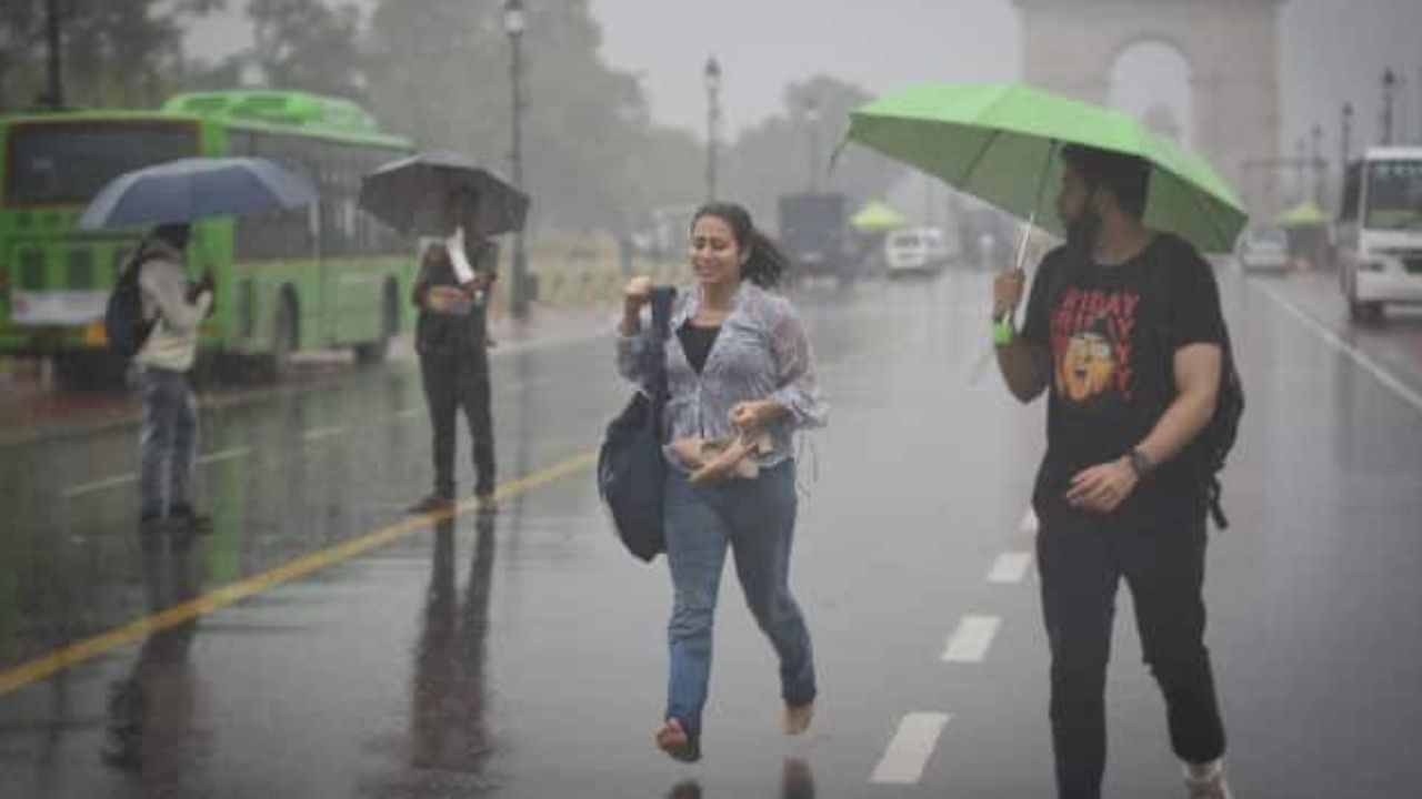 Weather Alert: आज 16 राज्यों में बारिश और आंधी का अलर्ट, 80 KM की रफ्तार से चलेंगी हवाएं!