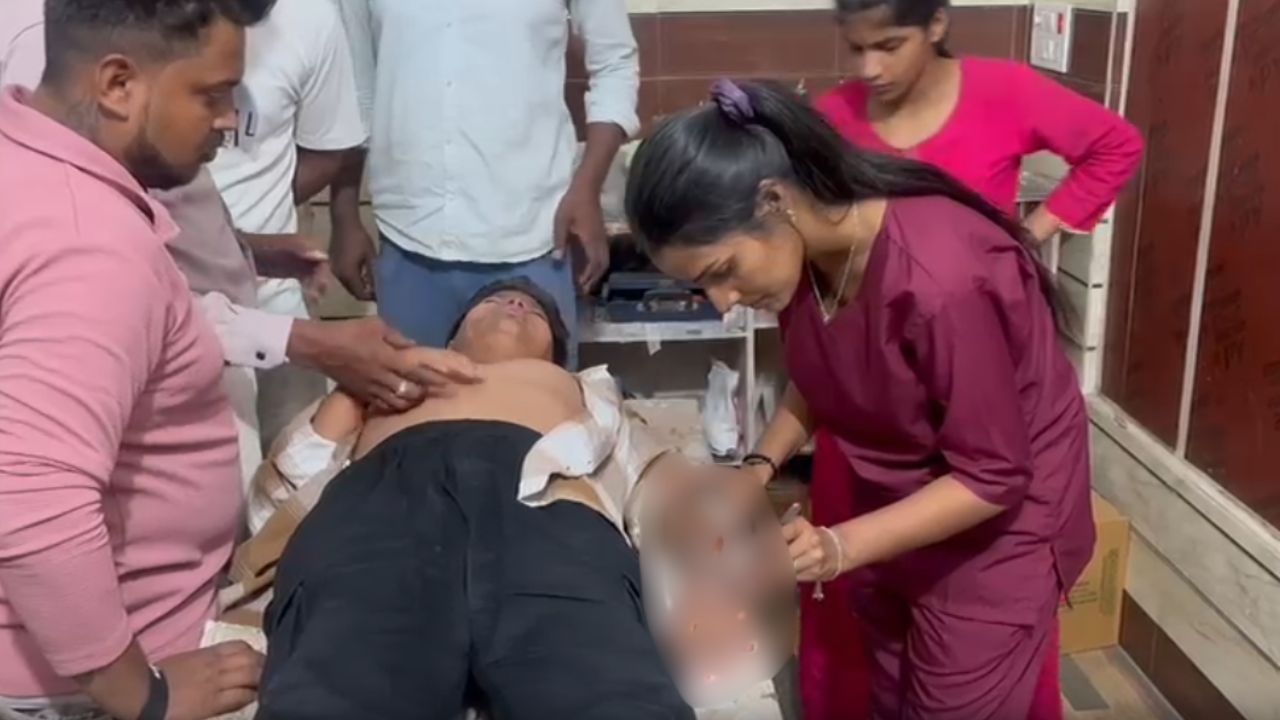 Maharajganj: नौतनवा में रावण दहन के दौरान हादसा, पटाखों की चिंगारी से मासूम घायल