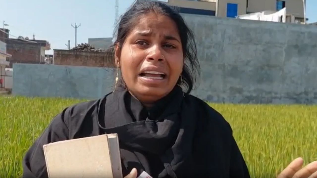 Maharjganj News: महिला ने दरोगा पर लगाया मारपीट का आरोप… चौकी इंचार्ज बोले-हाथ में दांत से काट लिया