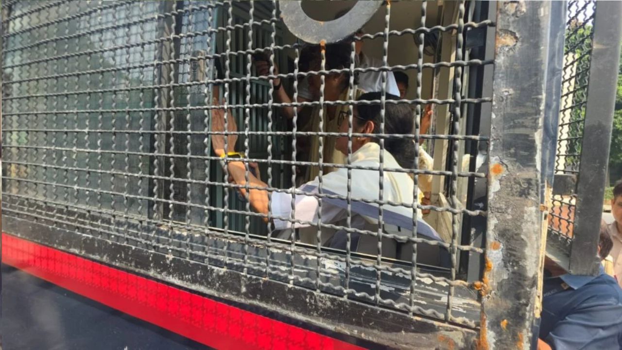 CJP Protest: टीएमसी प्रमुख ममता बनर्जी को हिरासत में लिया गया, जंतर-मंतर पर सन्नाटा
