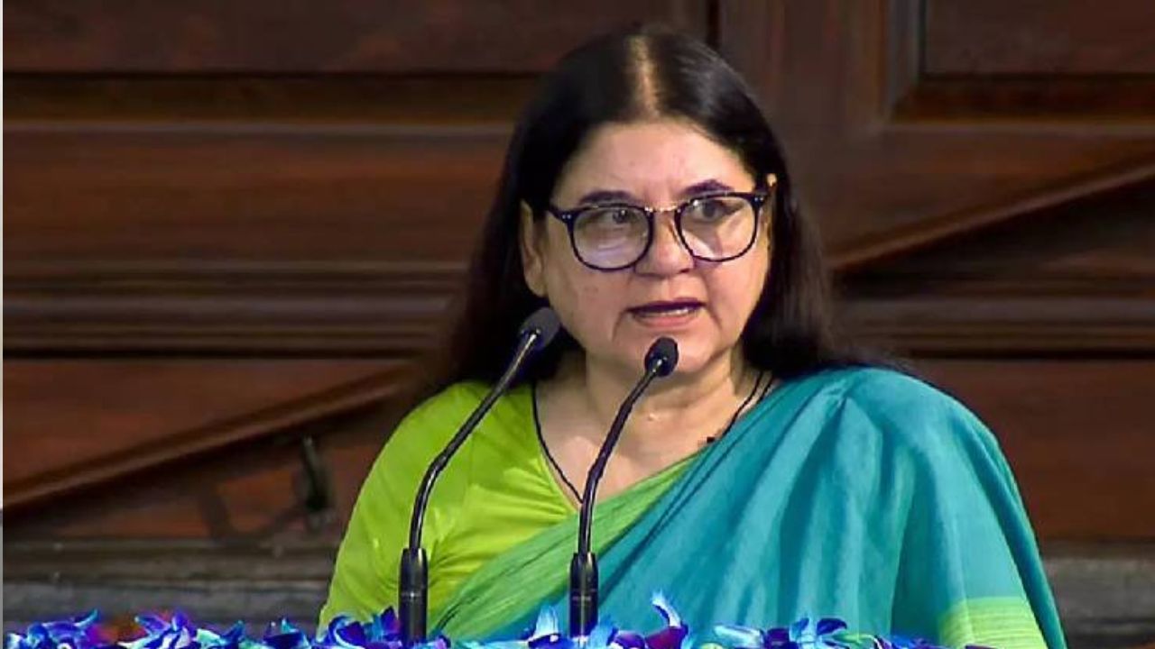 ‘जानवरों को कौन बचाएगा?’ नए नियमों पर मेनका गांधी का विरोध, सरकार से पूछा- यह सब किसके लिए?