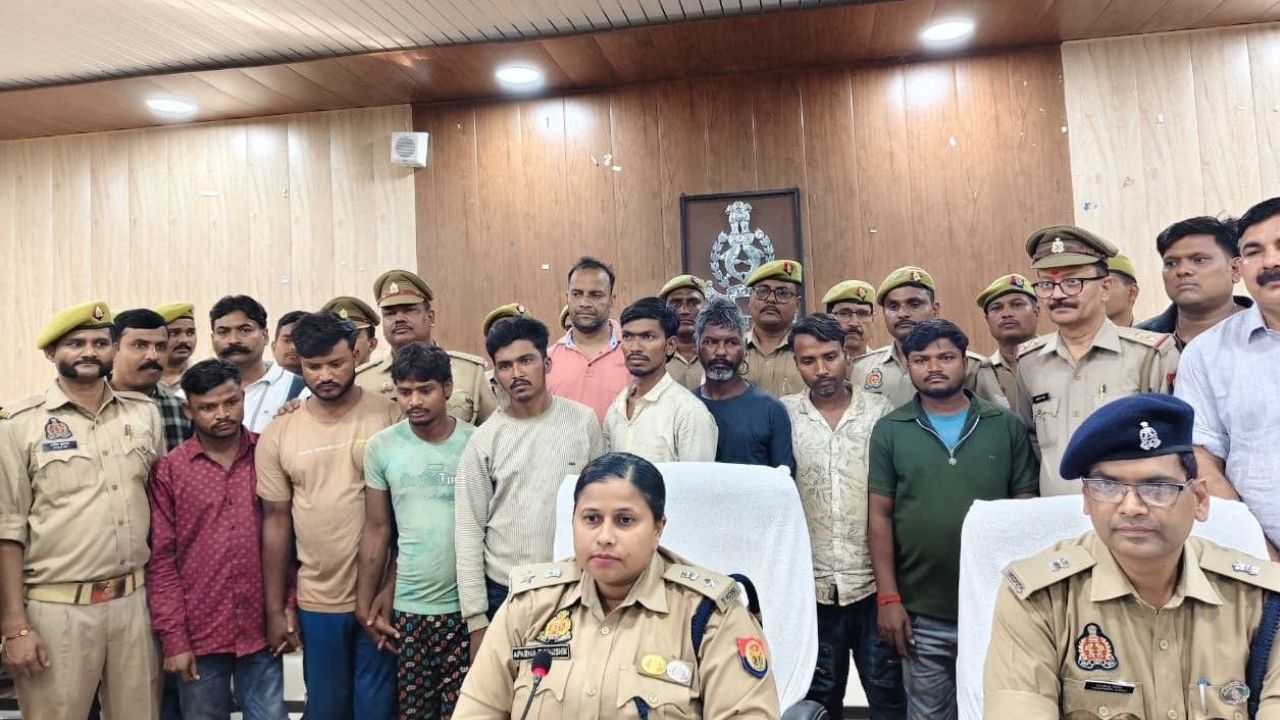 Mirzapur News: दिन में रेकी, रात में चोरी… मिरजापुर में पकड़ा गया अंतरराज्यीय गैंग, 65 लाख के गहने बरामद