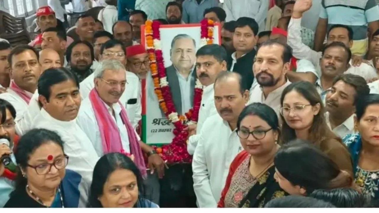 वादा तोड़ना भी भ्रष्टाचार है- सपा नेता का बड़ा बयान! मुलायम सिंह को श्रद्धांजलि दे अखिलेश को सत्ता में लाने का लिया संकल्प