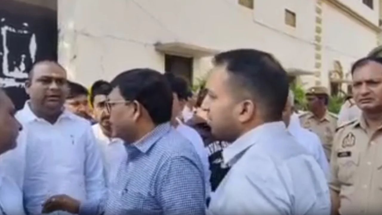 मुजफ्फरनगर में MLC चुनाव के बीच भिड़े भाजपा-सपा कार्यकर्ता, DAV कॉलेज में जमकर हंगामा