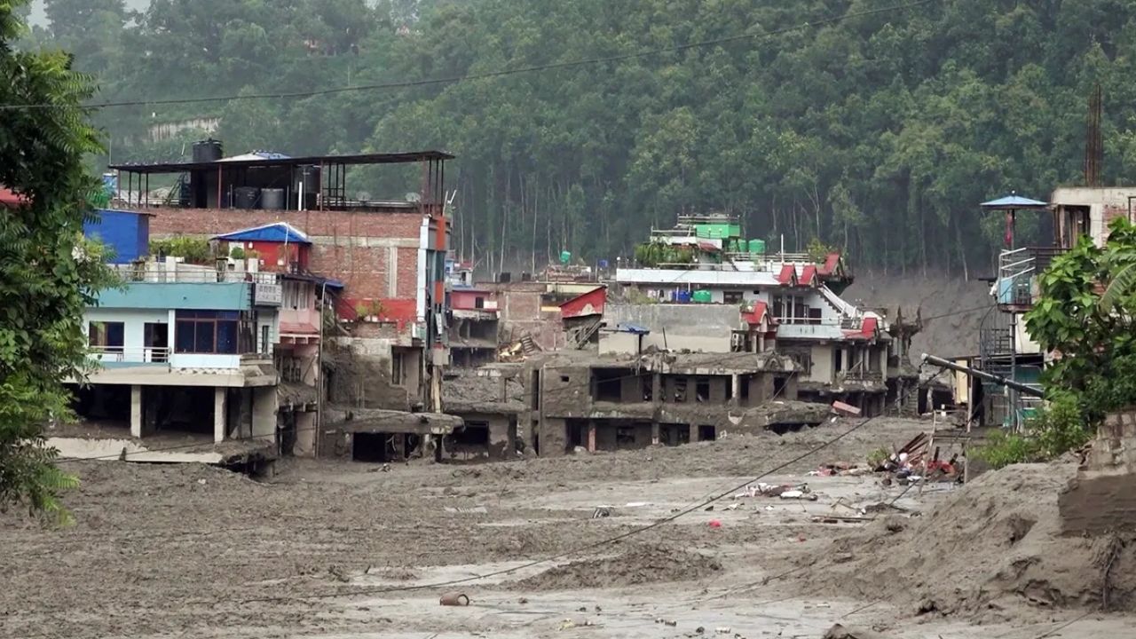Nepal Flood 2026: गोरखा में अचानक कैसे आई जलप्रलय? 35 मकान बहे, कई पुल टूटे; गांवों पर मंडराया खतरा