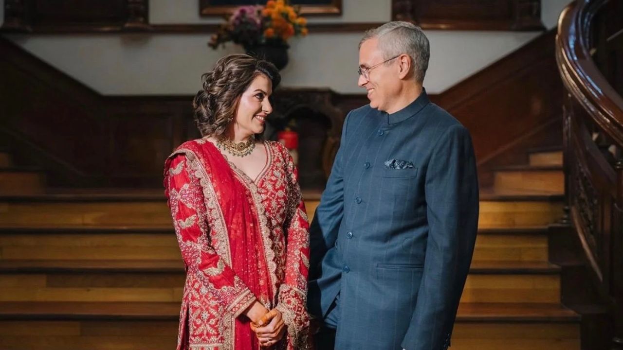 उमर अब्दुल्ला ने पत्रकार निधि राजदान से की शादी, तस्वीर शेयर कर किया ऐलान; तलाक के बाद शुरू की नई जिंदगी