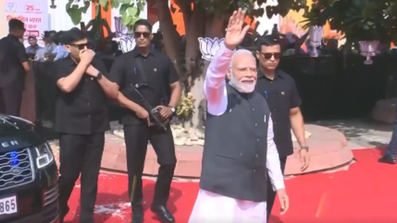 प्रधानमंत्री मोदी के प्रशासनिक जीवन के 25 साल पूरे, कहा- ‘मिशन’ के लिए जिया, ‘जनता जनार्दन’ ही मेरी असली ताकत