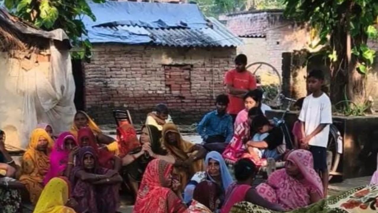 रातों-रात ऐसा क्या हुआ जो बुझ गया घर का सबसे बड़ा चिराग? प्रतापगढ़ में मुर्गी फार्म पर लटका मिला युवक का शव
