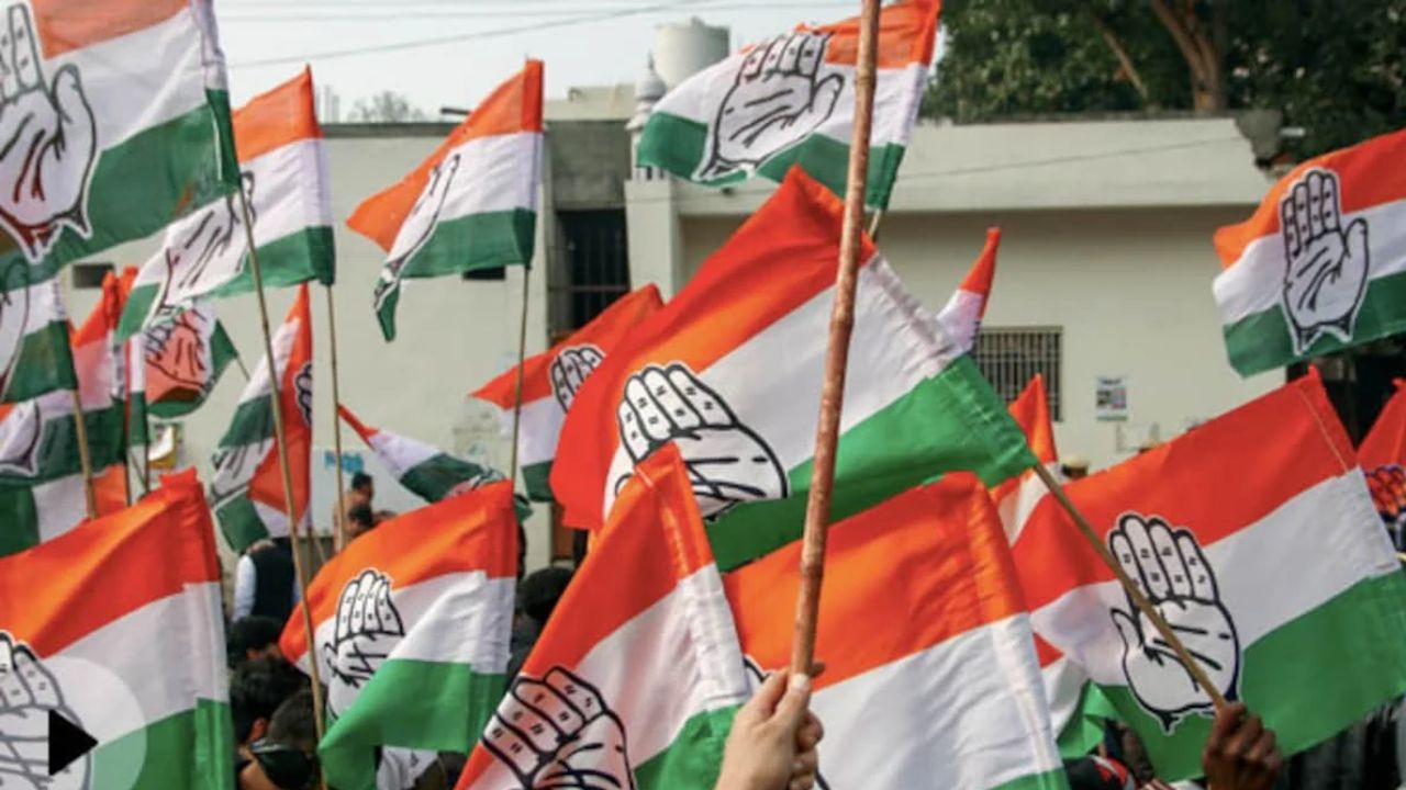प्रतापगढ़ में कांग्रेस की ‘वोट बचाओ-देश बचाओ’ रैली, चुनाव आयोग पर उठाए सवाल; राष्ट्रपति को भेजा ज्ञापन