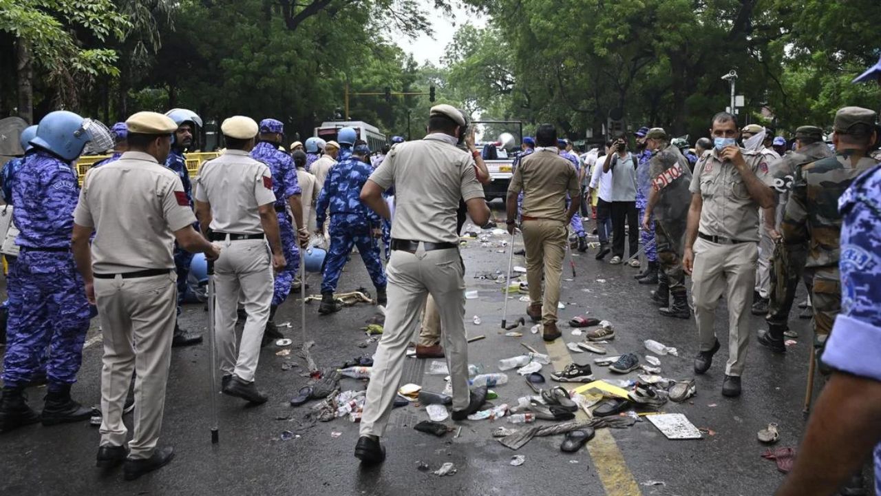 फ्रांस में छात्र आंदोलन की गूंज से दिल्ली अलर्ट! JNU-DU समेत शिक्षण संस्थानों पर सुरक्षा एजेंसियों की नजर