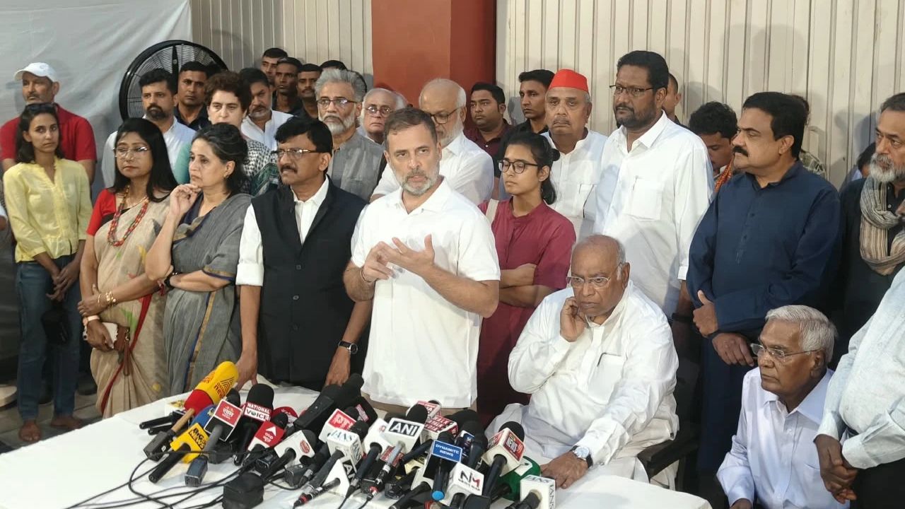 चाय पार्टी के बाद बोले राहुल गांधी, लोकतंत्र को बचाने के लिए पूरा विपक्ष एकजुट है