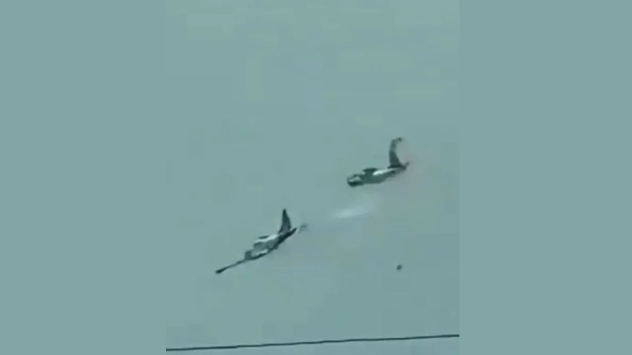 Philippines Plane Crash: हवा में टकराए वायुसेना के दो विमान, 4 पायलटों की मौत!
