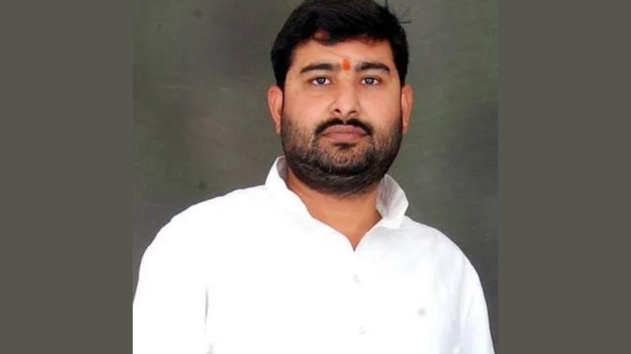 चौपाल से हल होंगी समस्याएं या चुनावी वादों तक सीमित? बलिया में विकास के मुद्दे पर गरमाई राजनीति