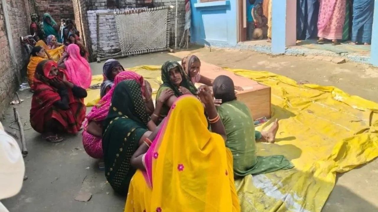 गौना भी नहीं आया था, उजड़ गई मांग: गुजरात हादसे में जान गंवाने वाले 5 मजदूरों के शव घर पहुंचते ही पसरा मातम
