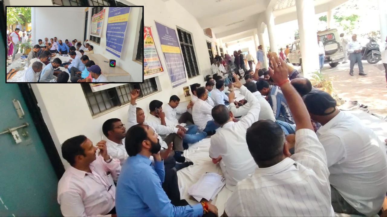 सुलतानपुर में सैकड़ों लेखपालों का हल्लाबोल, तहसील दिवस का बहिष्कार; आखिर 2016 से क्या मांग रहे हैं?