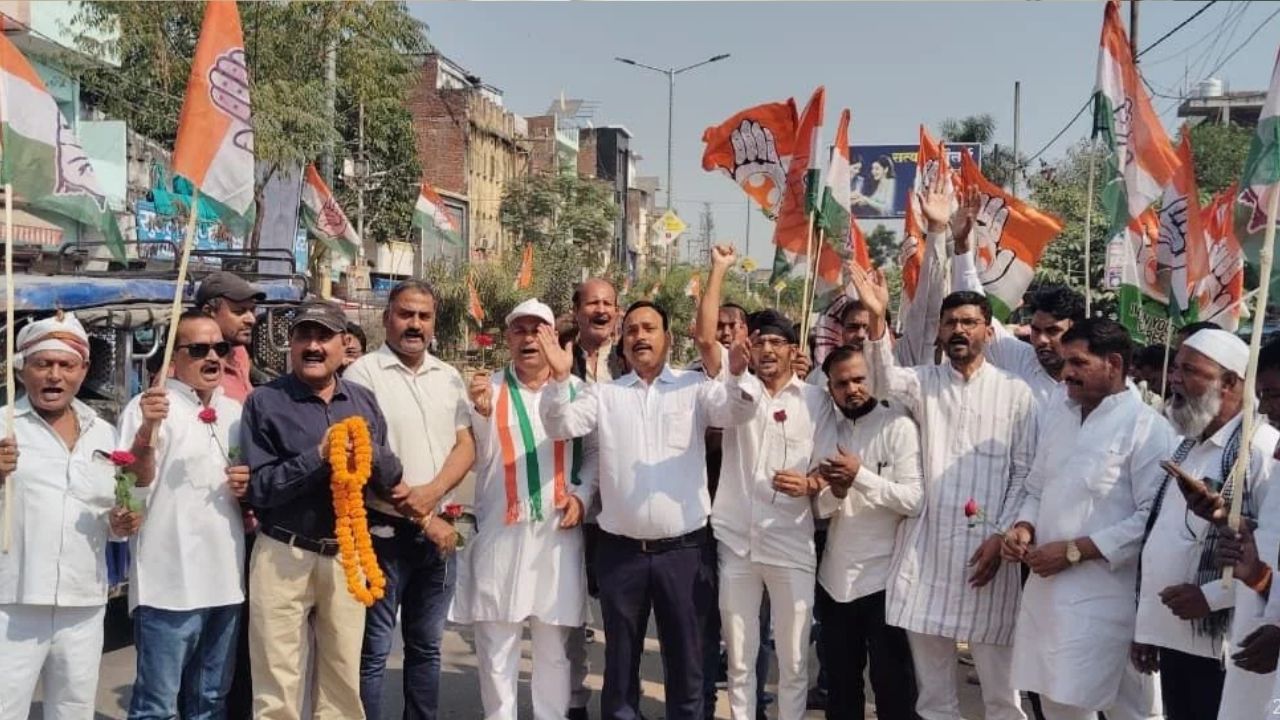 Sultanpur News: राहुल गांधी को कोर्ट से राहत मिलते ही जश्न! ढोल-नगाड़ों के साथ मना जश्न