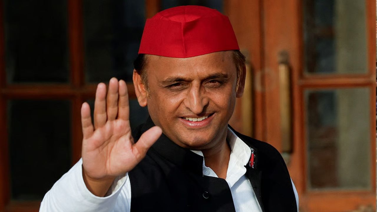 UP Assembly Election 2027: पार्टी से रुठे नेताओं को मनाने और चुनावी जमीन को मजबूत करने के लिए सपा ने बनाई रणनीति