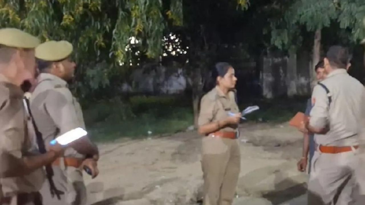 दुकान के बाहर खड़े युवक को मारी गोली, हालत गंभीर; बाइक सवार हमलावर फरार