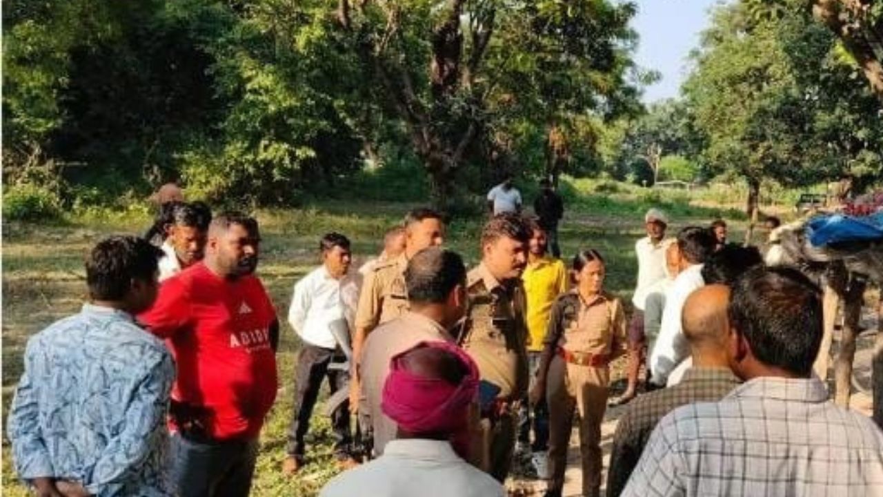 प्रतापगढ़: गांव में युवक का शव पेड़ से लटका मिला, परिवार में कोहराम