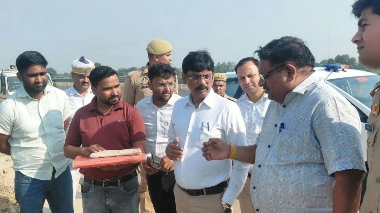 अगसौली पुलिस चौकी बनेगी थाना? डीएम ने किया प्रस्तावित जमीन का निरीक्षण
