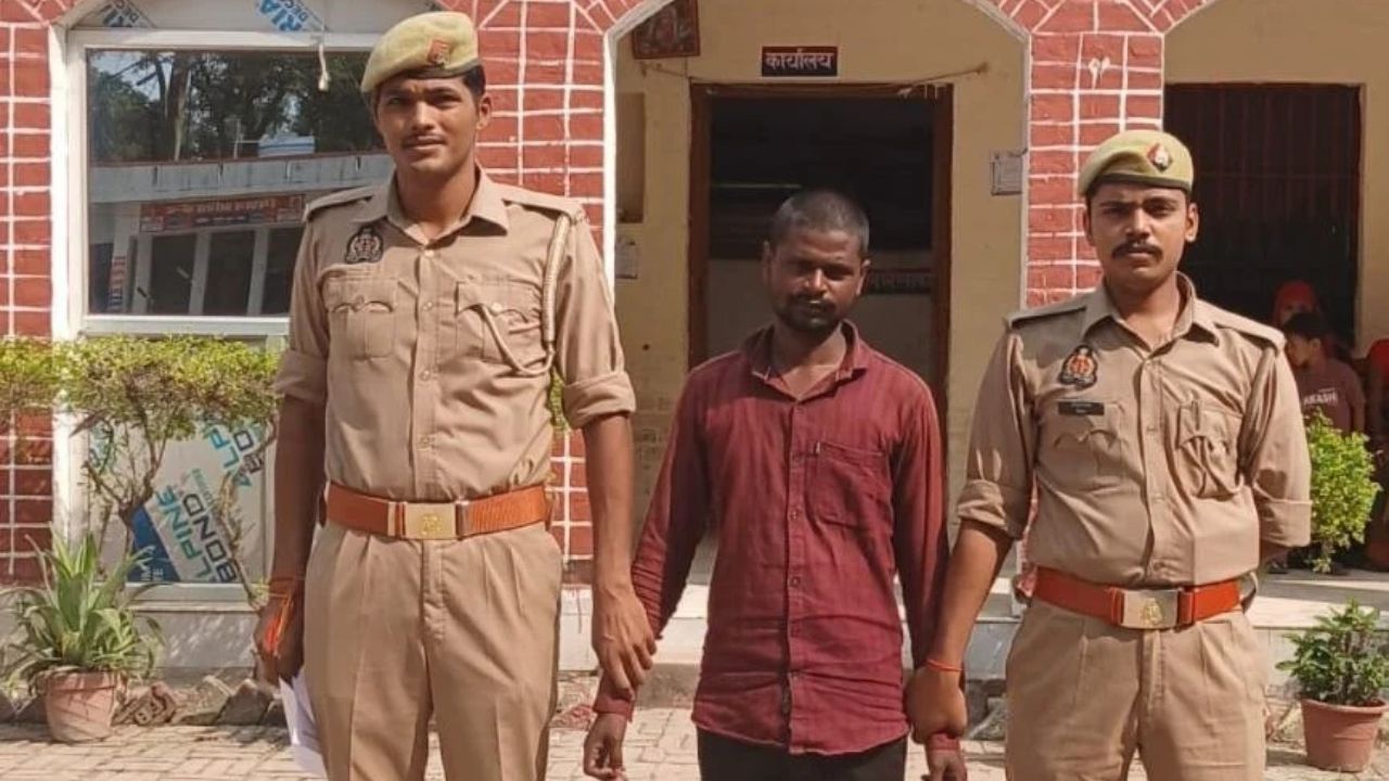 पारिवारिक कलह ने ली बड़ी मां की जान! देवरिया में सिर पर वार कर महिला की हत्या करने वाले आरोपी की गिरफ्तारी