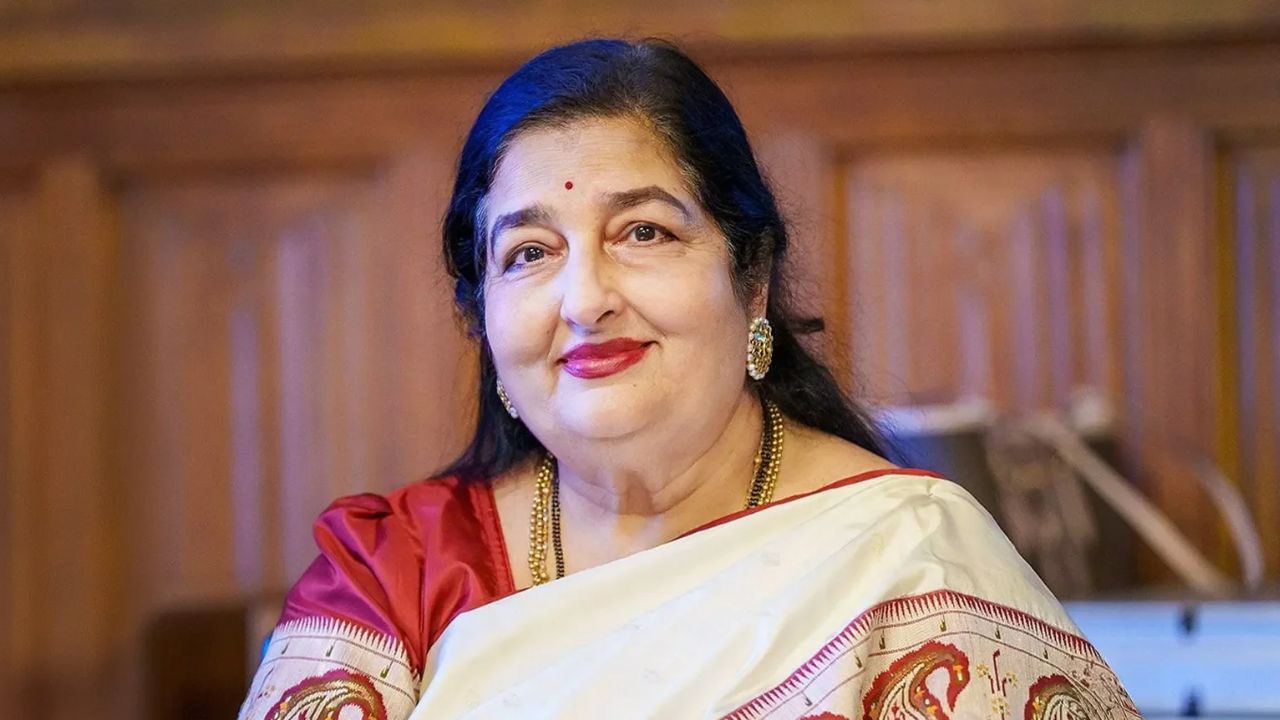 Birthday Special: कभी घर पर गाया था संस्कृत श्लोक, फिर बनीं भक्ति संगीत की पहचान; जानिए अनुराधा पौडवाल की अनसुनी कहानी