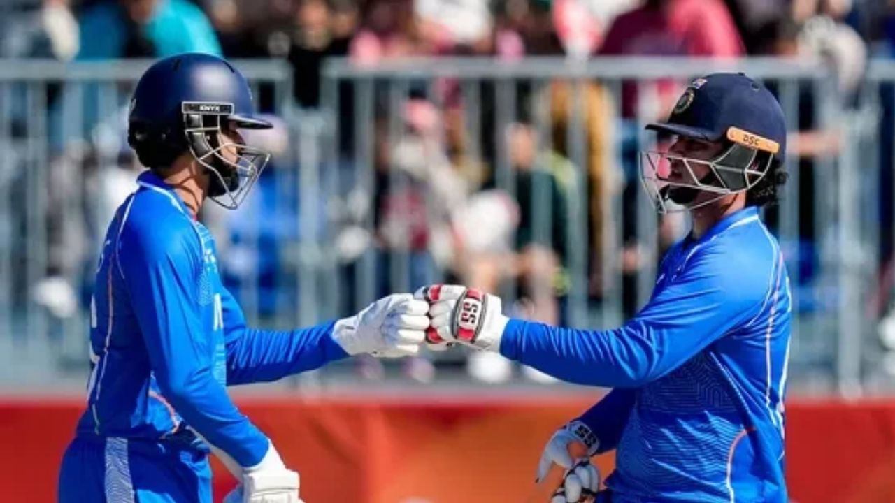 एशिया कप फाइनल में भारत का तूफानी प्रदर्शन, तिलक वर्मा-अभिषेक शर्मा के अर्धशतकों से पाकिस्तान के सामने 212 रन का लक्ष्य