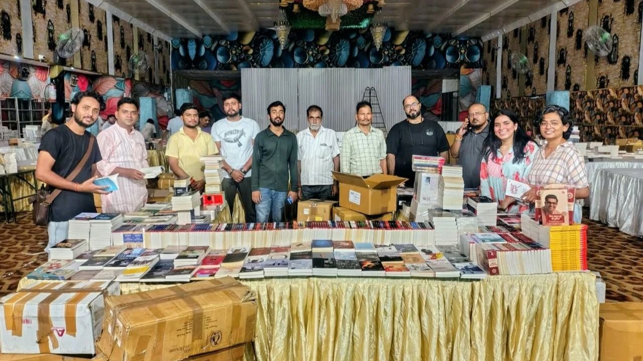 प्रयागराज में पुस्तकों का महाकुंभ, लक्ष्मी नारायण वाटिका में बुकवाला बुक कार्निवाल 2026 का भव्य आगाज