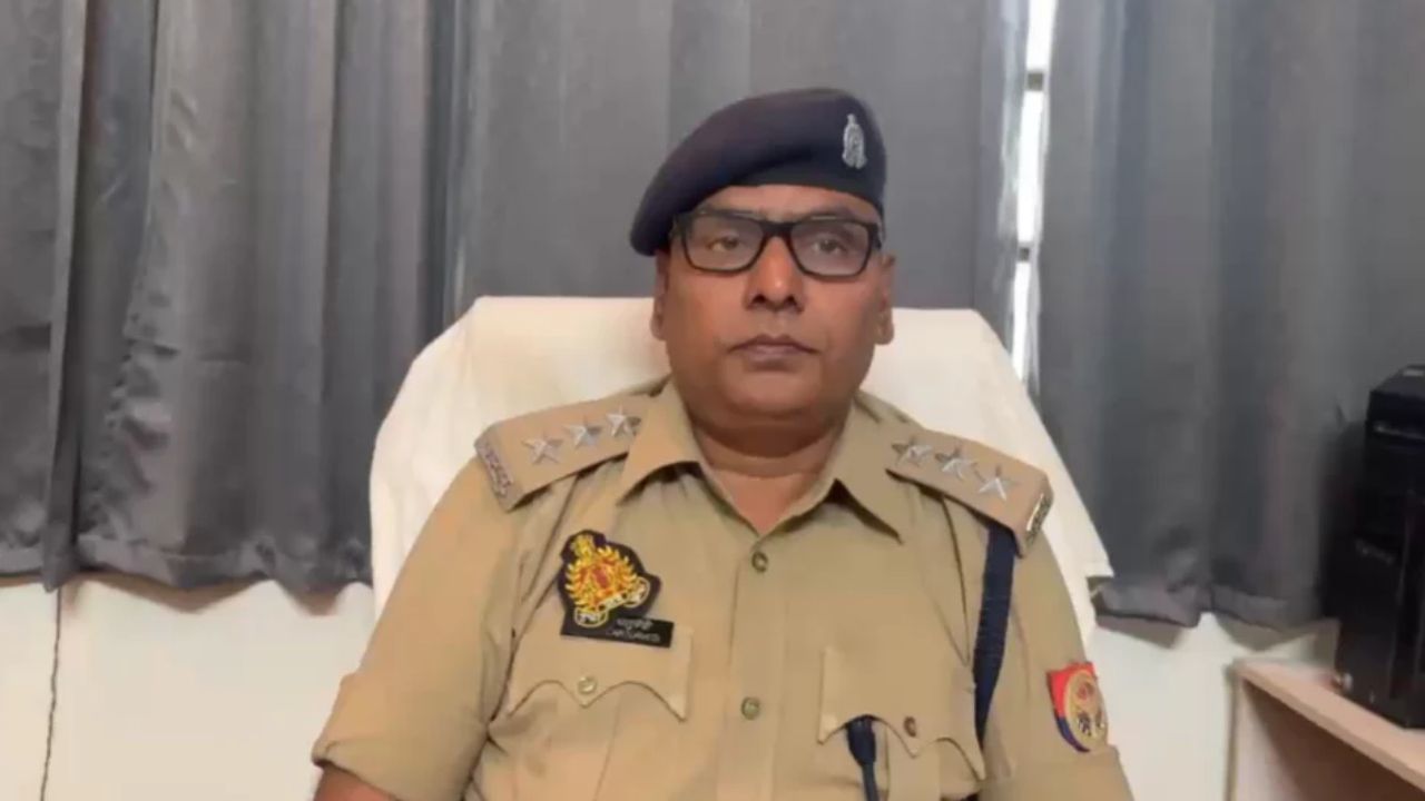 देवरिया में पुरानी रंजिश को लेकर युवक पर किया कातिलाना हमला, अस्पताल में हालत नाजुक, पुलिस कर रही आरोपियों की तलाश