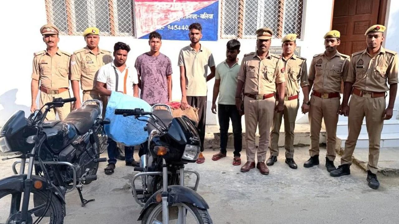सुनसान रास्तों पर राहगीरों को लूटता था गिरोह, बलिया में चार आरोपी गिरफ्तार