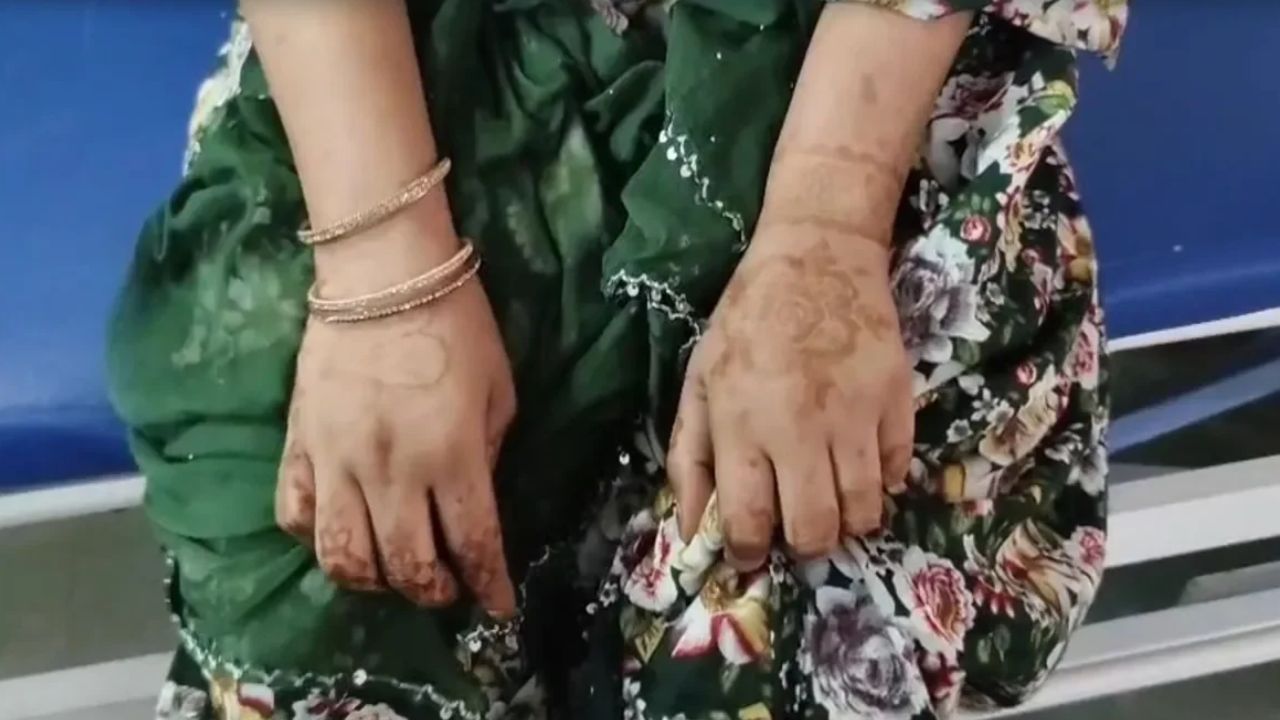 ‘लड़की पैदा कर दी, शादी में दहेज कौन देगा’, मेरठ में महिला से उत्पीड़न का आरोप; पति समेत 8 पर केस
