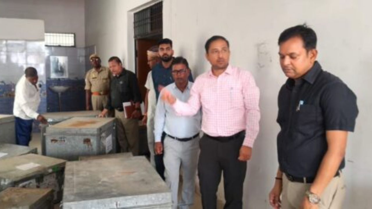 महराजगंज में विधानसभा चुनाव 2027 की तैयारियां तेज, 12 अक्टूबर से शुरू होगी EVM और VVPAT की FLC जांच