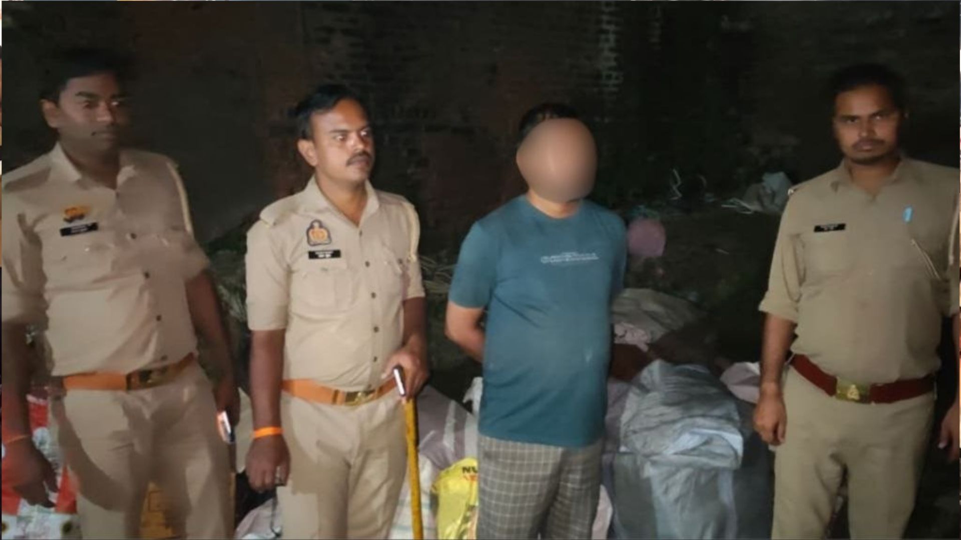 Fatehpur: दीपावली पर बेचने के लिए जमा किए थे पटाखे! जहानाबाद में एक लाख का माल बरामद, आरोपी गिरफ्तार