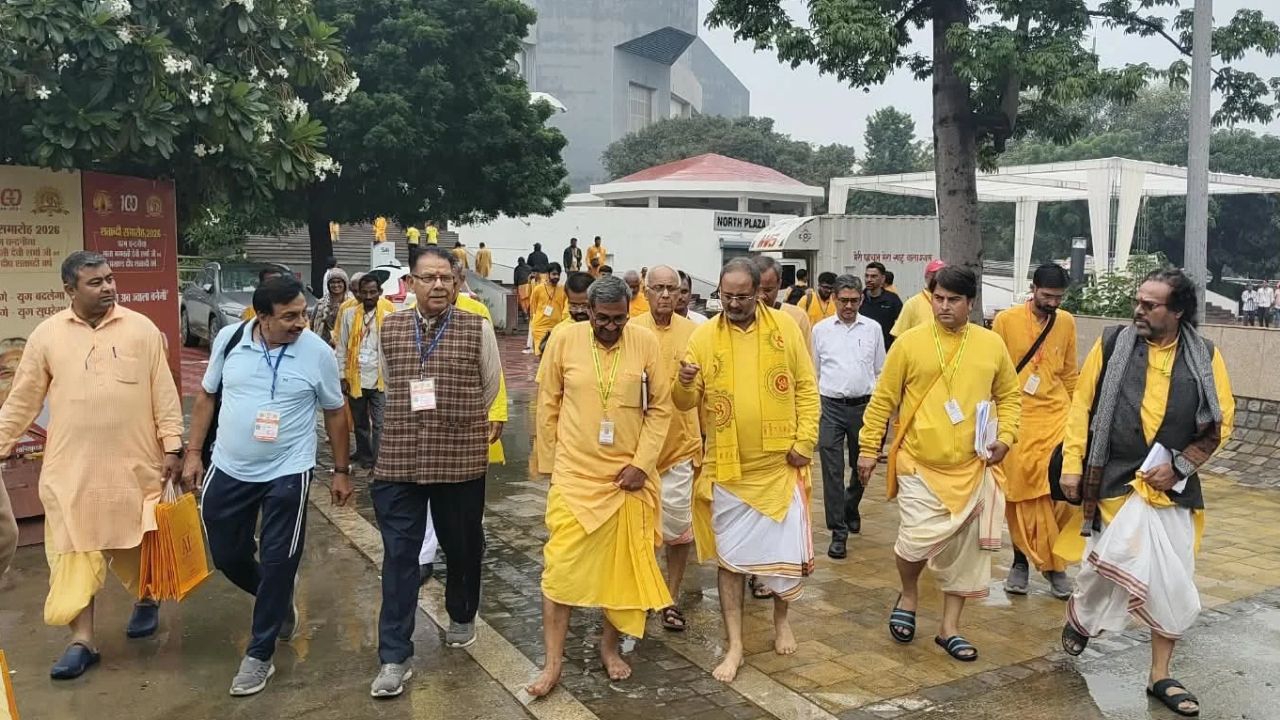 दिल्ली : तीन दिन, हजारों साधक और गायत्री मंत्र का जाप, डॉ. चिन्मय पंड्या ने लिया व्यवस्थाओं का जायजा