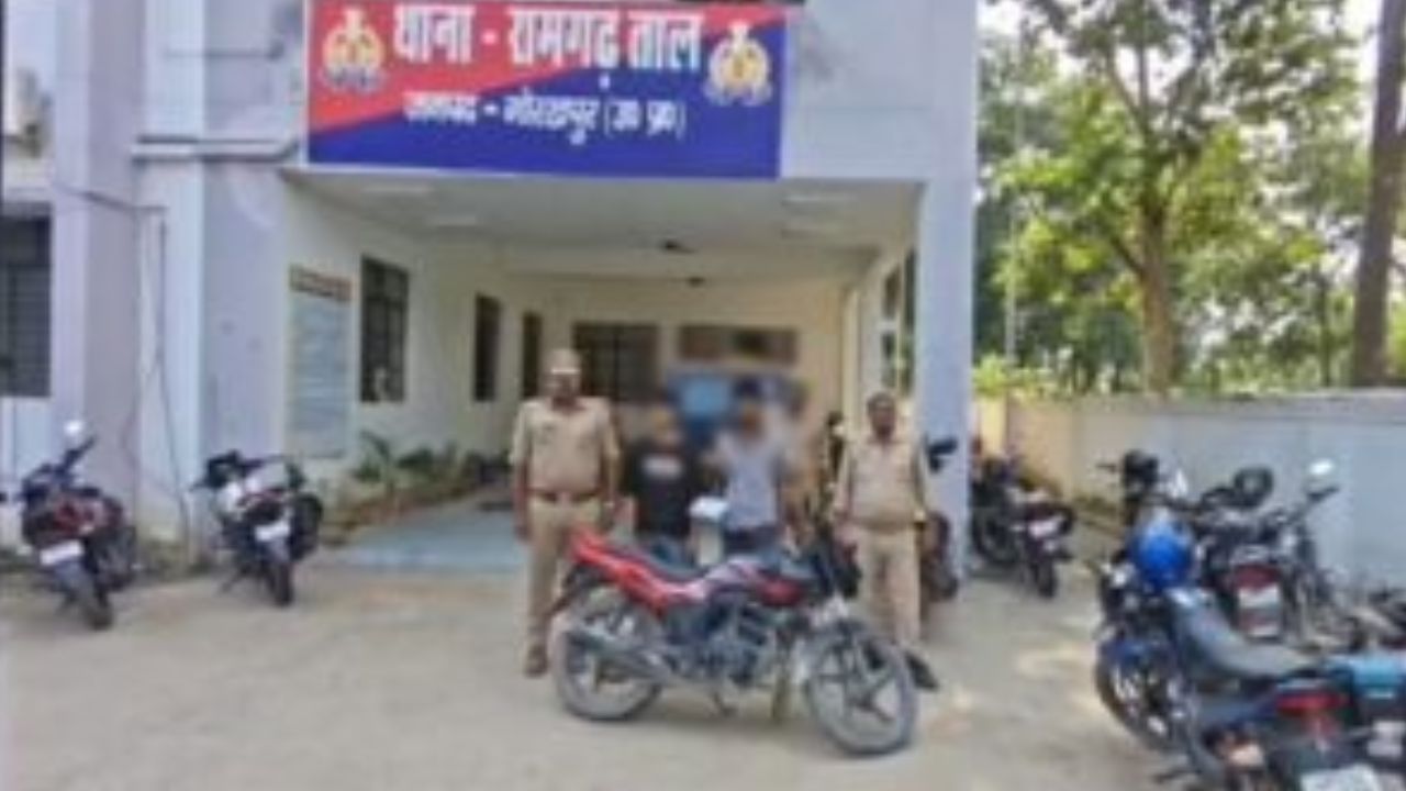 Gorakhpur: बाइक सवारों ने छीना था मोबाइल, पुलिस ने दो आरोपियों को दबोचा; फोन और बाइक बरामद