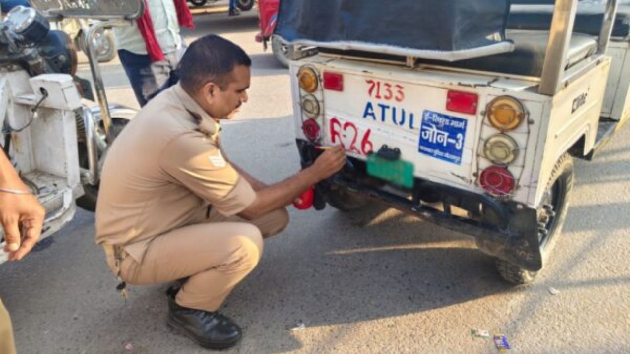 ऑटो-ई-रिक्शा से सफर करने वालों के लिए जरूरी खबर, गोरखपुर पुलिस ने उठाया बड़ा कदम