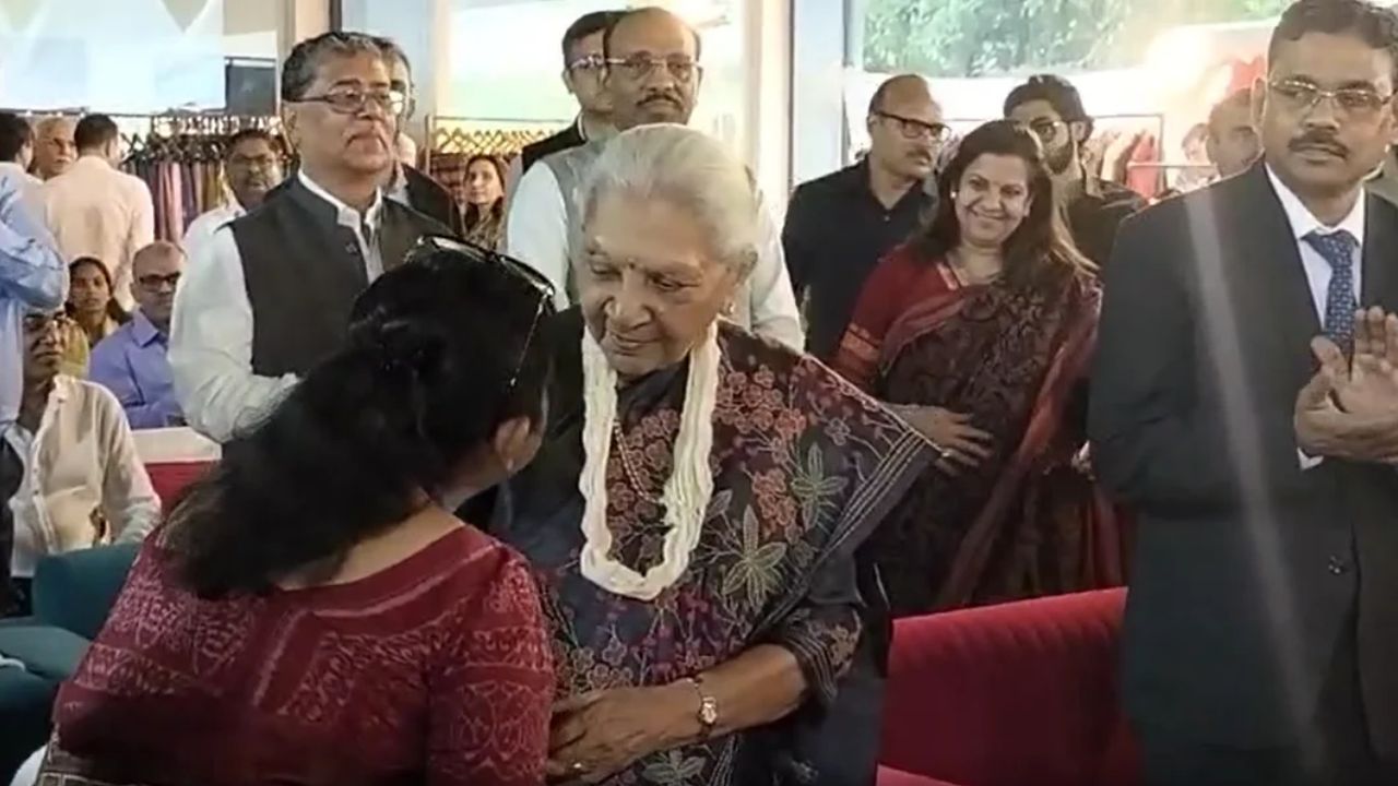 कानपुर में क्राफ्टरूट्स प्रदर्शनी का भव्य शुभारंभ, राज्यपाल आनंदीबेन पटेल ने किया उद्घाटन, लगाए गए 87 स्टॉल