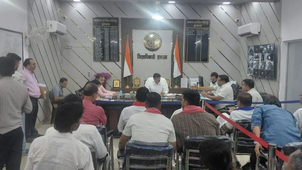 18 साल के युवाओं के लिए बड़ा मौका, हाथरस में 12 नवंबर से शुरू होगा वोटर आईडी बनवाने का महाअभियान