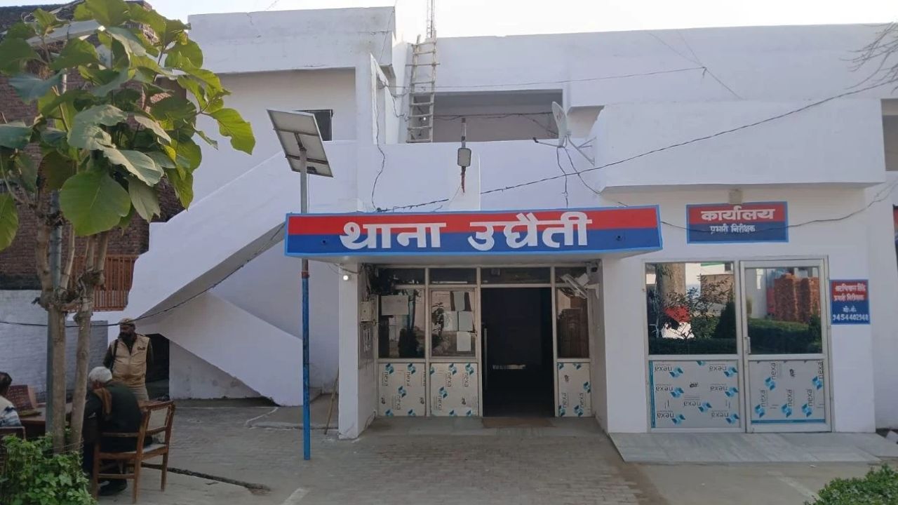 बदायूं में स्कूल से लौट रही छात्रा को मिनी ट्रैक्टर ने रौंदा, अस्पताल में जिंदगी और मौत से लड़ रही मासूम