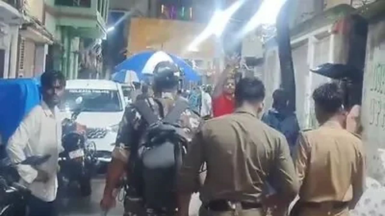 कोलकाता में दुर्गा पूजा पंडाल में मची भगदड़, 5 की मौत, 15 लोग घायल