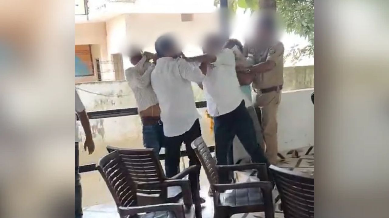 महराजगंज में पुलिस के सामने मारपीट, एक महीने में दूसरी घटना; थाने से चौकी तक सवाल