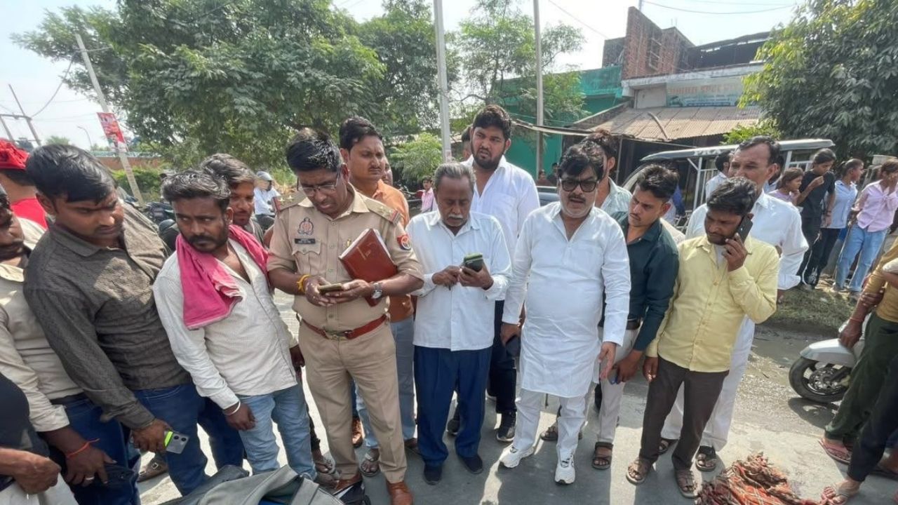 Mainpuri News: ट्रक की टक्कर से बाइक सवार युवक की मौत, परिवार में पसरा मातम