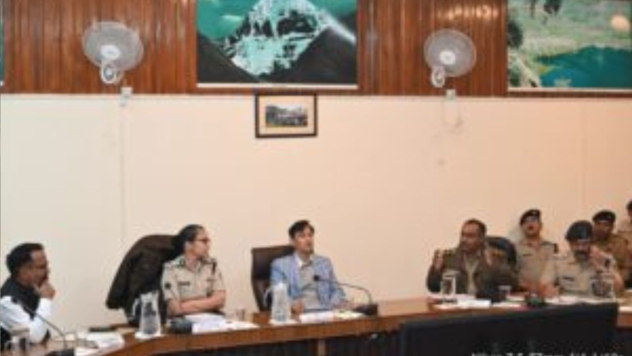 कैंची धाम में बढ़ रही श्रद्धालुओं की भीड़, 15 दिन में बदलेगी Entry-Exit व्यवस्था; Registration Portal की तैयारी