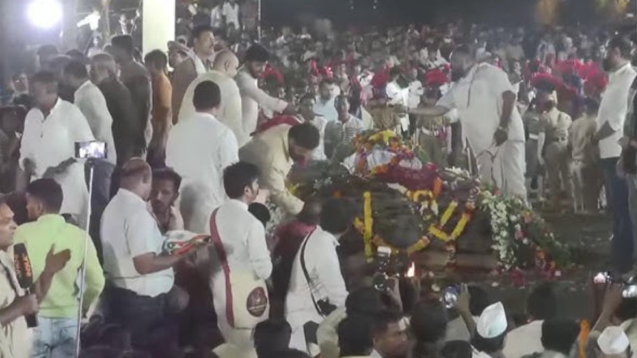 पंचतत्व में विलीन हुए  Nana Patekar, सिनेमा जगत में छाया सन्नाटा, फैंस बोले…